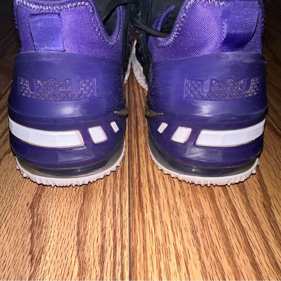 LeBron James 18 Sneakers - Picture 6 of 11